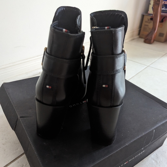 Tommy Hilfiger heeled booties - Picture 4 of 4